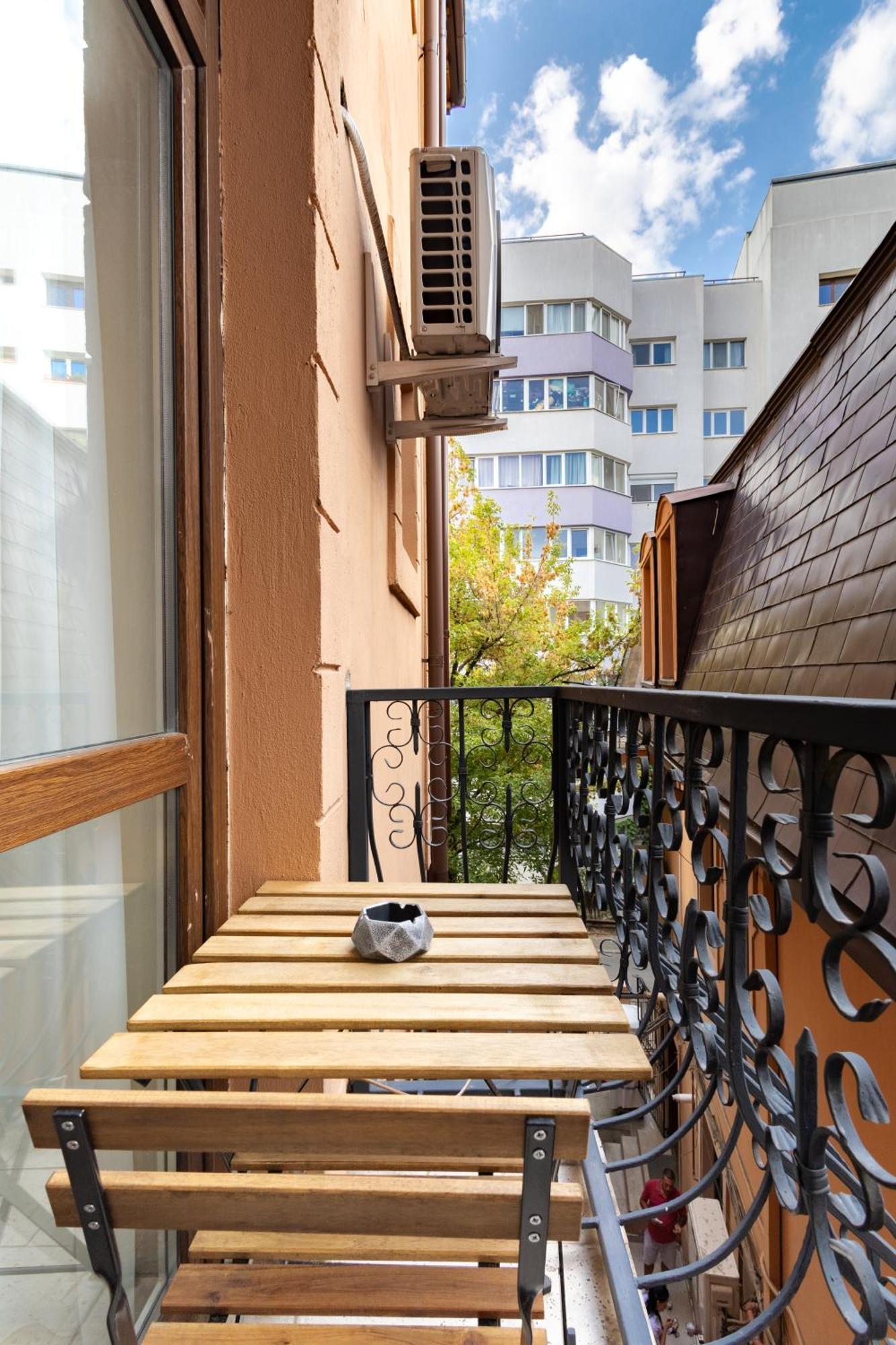 Piccolo Mondo By Citybookings Bucareste Exterior foto